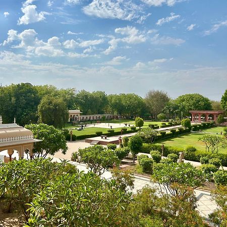 Umaid Palace - A Lakeside Heritage Palace Resort Near Jaipur Close To Bhangarh & Chand Baori Stepwell Abhaneri Dubbi Luaran gambar
