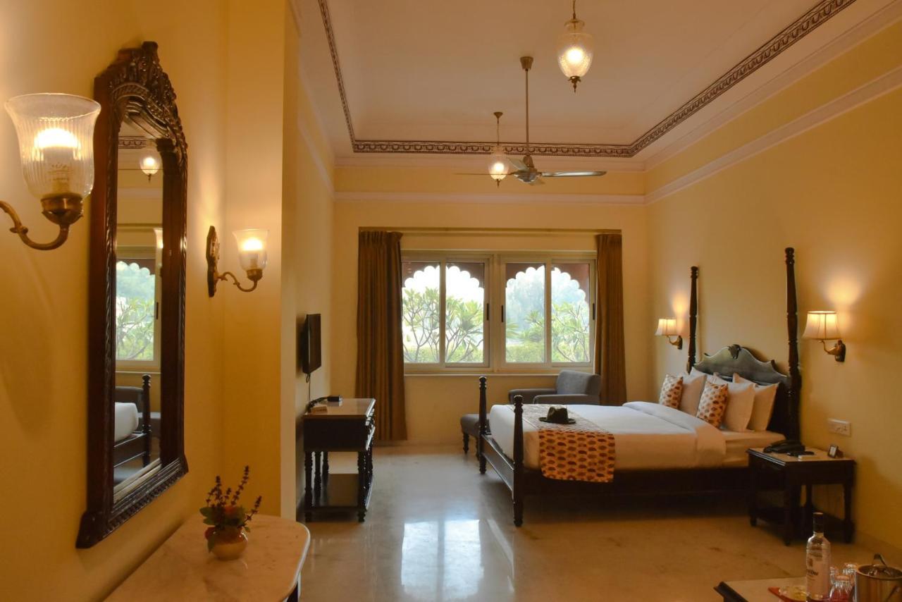 Umaid Palace - A Lakeside Heritage Palace Resort Near Jaipur Close To Bhangarh & Chand Baori Stepwell Abhaneri Dubbi Luaran gambar