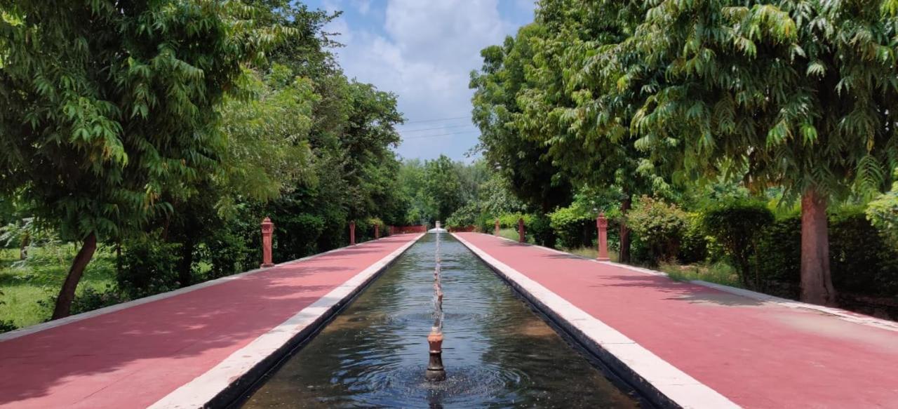 Umaid Palace - A Lakeside Heritage Palace Resort Near Jaipur Close To Bhangarh & Chand Baori Stepwell Abhaneri Dubbi Luaran gambar